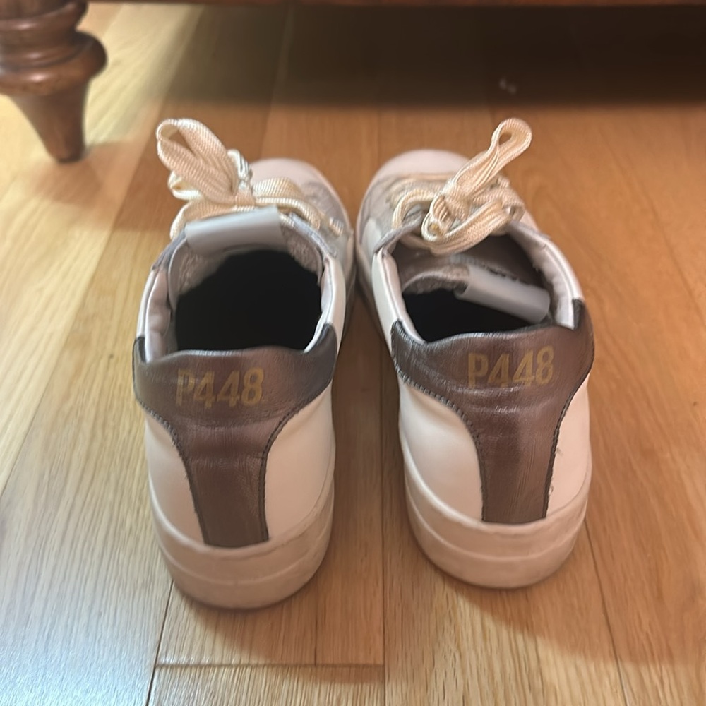 Classic Women's White Leather Sneakers with Metallic Accent - Picture 13 of 15